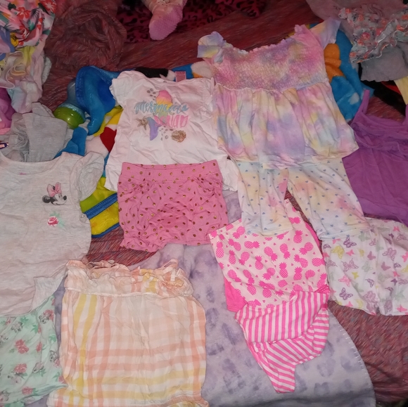 Clothes - Picture 3 of 13